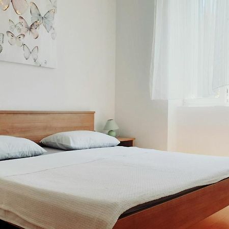 Apartmani Paron Sime 塞利讷 外观 照片
