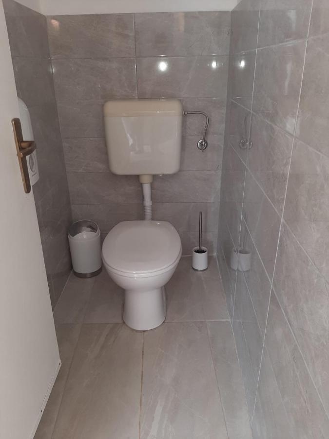 Apartmani Paron Sime 塞利讷 外观 照片
