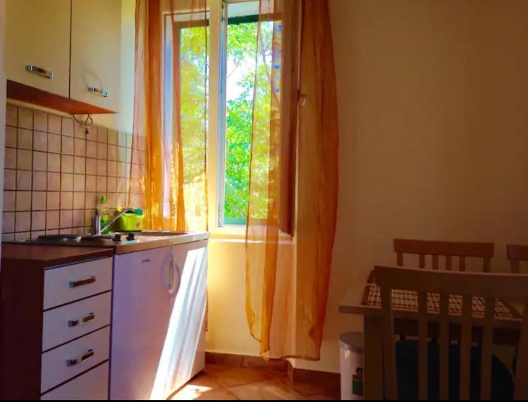 Apartmani Paron Sime 塞利讷 外观 照片
