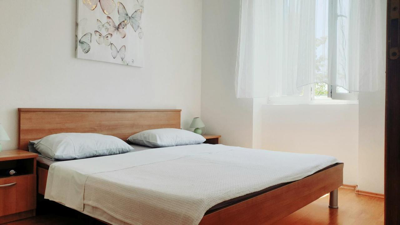 Apartmani Paron Sime 塞利讷 外观 照片