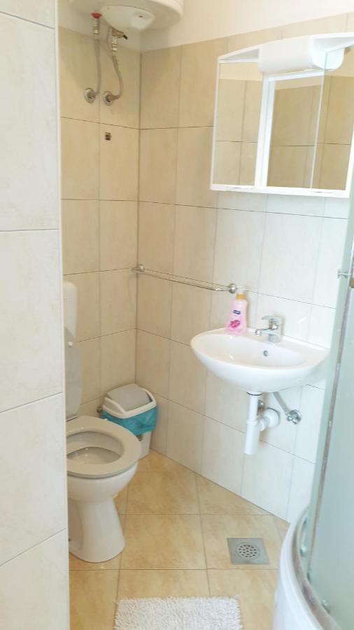 Apartmani Paron Sime 塞利讷 外观 照片