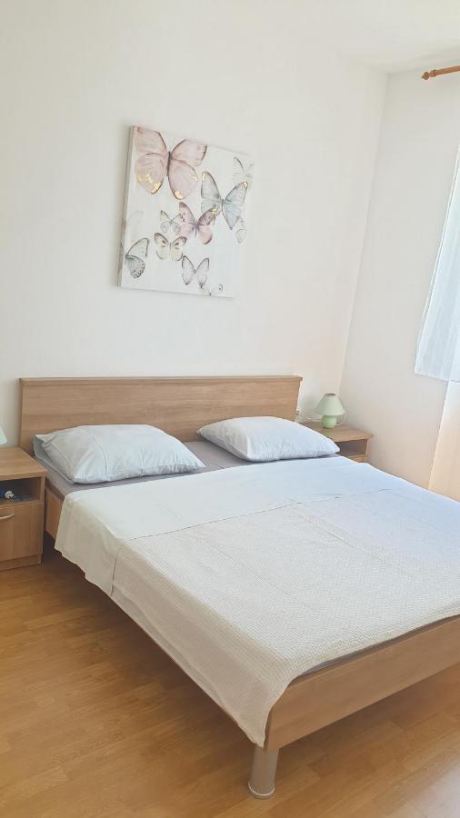 Apartmani Paron Sime 塞利讷 外观 照片